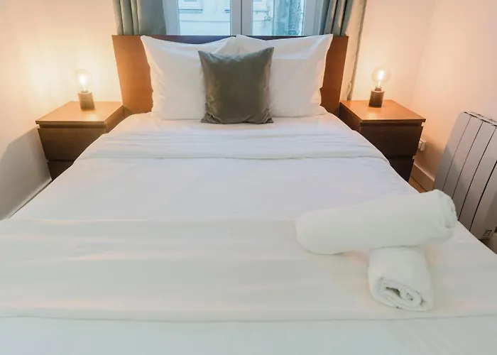 Centre: 2bed 2bath Apartment! * Lille