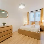 דירה Centre: 2bed 2bath Apartment!