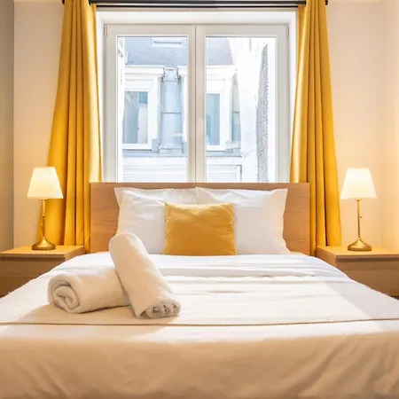 아파트 Centre: 2bed 2bath Apartment!