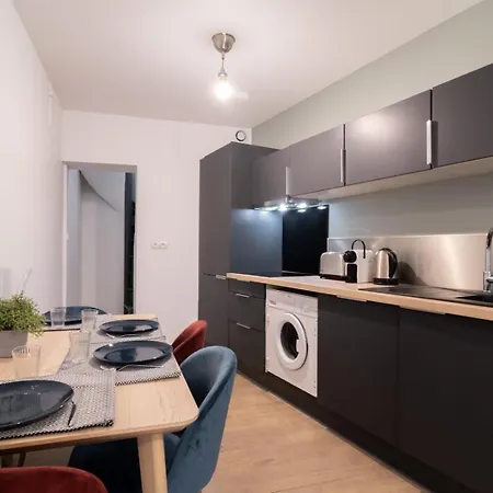 Centre: 2bed 2bath Apartment! 아파트 릴