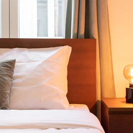 Centre: 2bed 2bath Apartment! * 릴