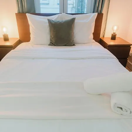 Centre: 2bed 2bath Apartment! * Lille