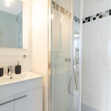 Centre: 2bed 2bath Apartment! Apartman *